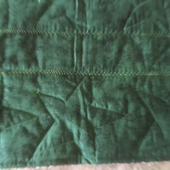 NWT Hand Crafted Quilted Holiday Runner - Picture 9 of 9